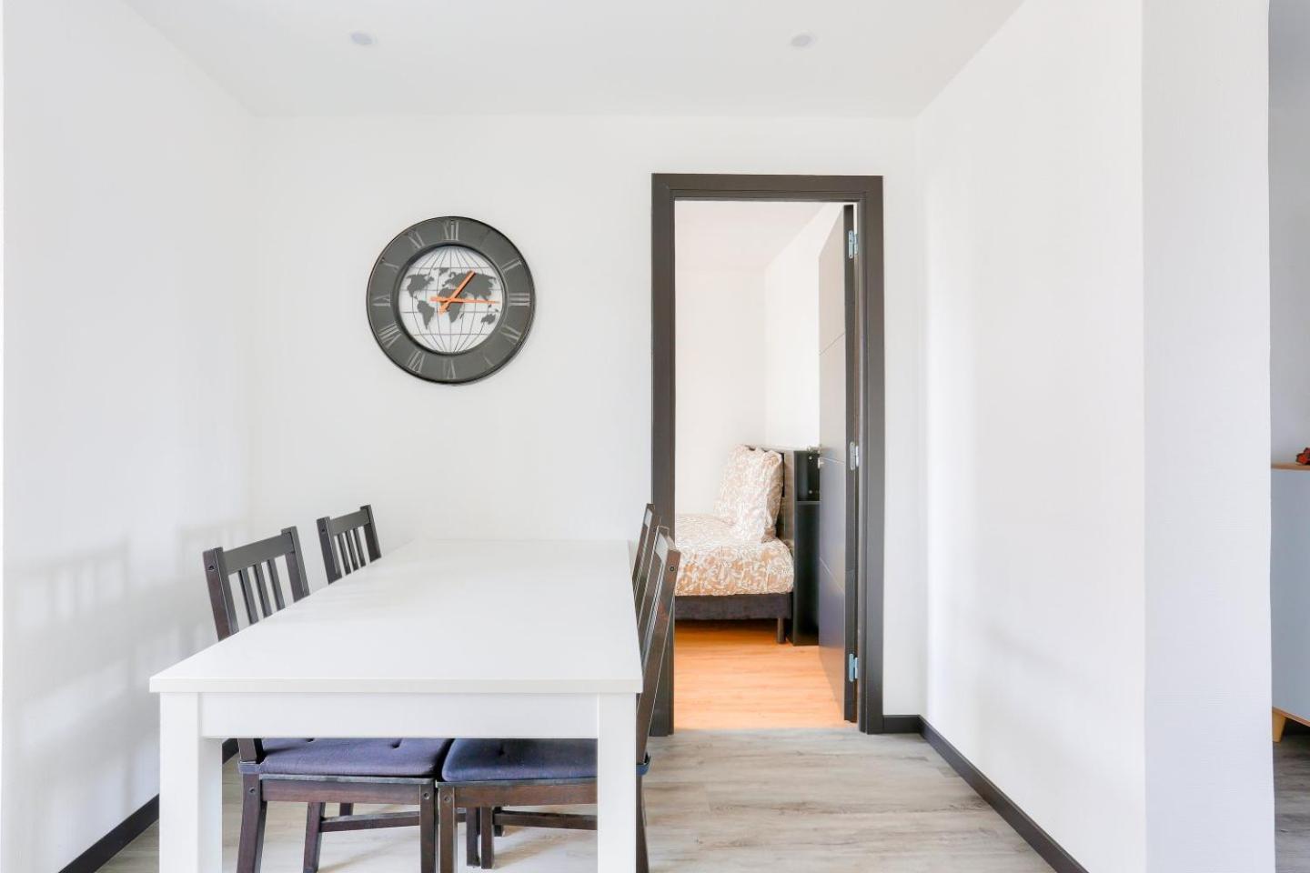 Lovely 2 Bedroom Flat With Balcony Near The Centre Apartment